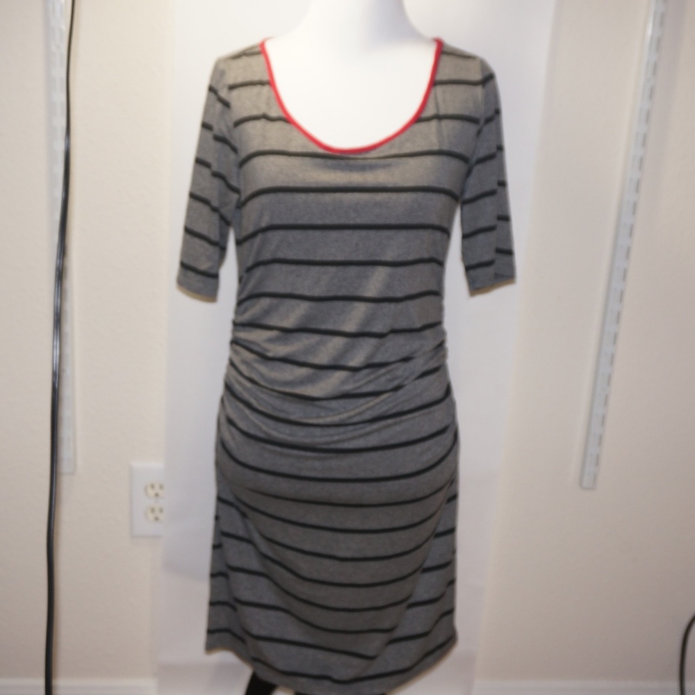 A Pea in The Pod Black Striped Maternity Dress